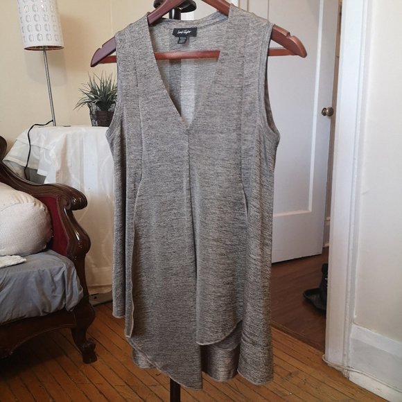 2/$40 Lord & Taylor sleeveless v-neck top - Picture 1 of 6